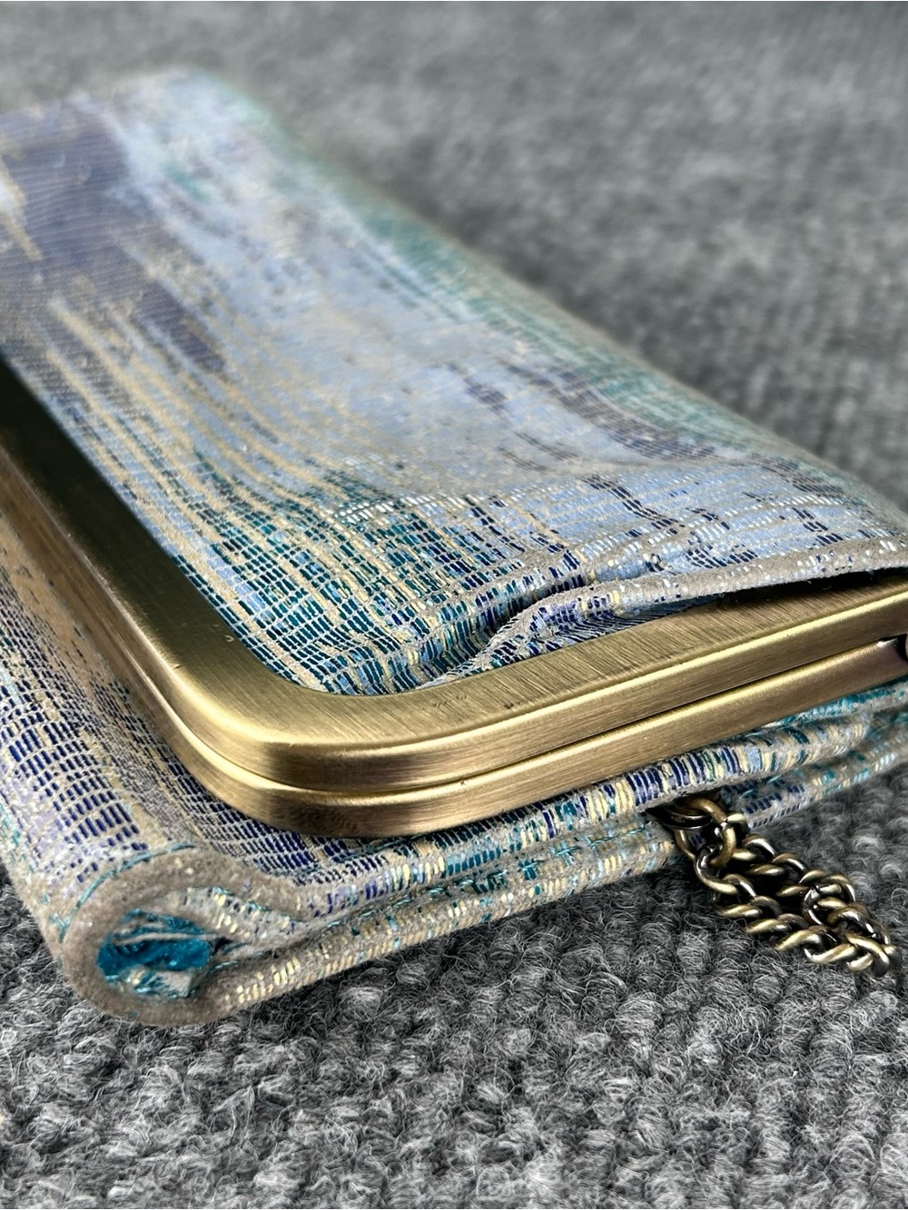 Stunning! HOBO RACHEL Clutch CRACKED GLASS Leather Wallet w Mirror ~ Magnetic - Picture 3 of 9